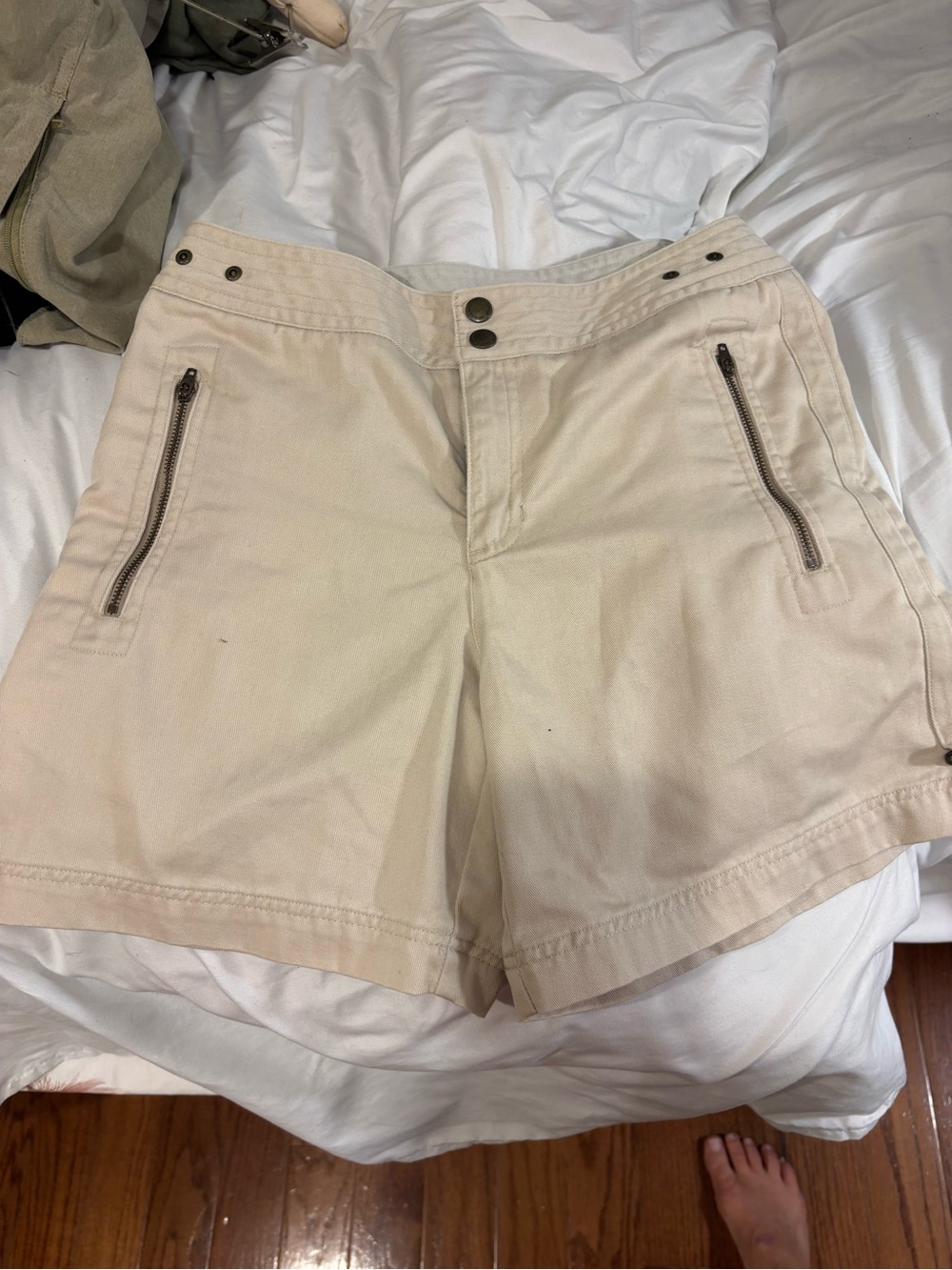 Liz Claiborne Women's Beige Cotton Utility Shorts